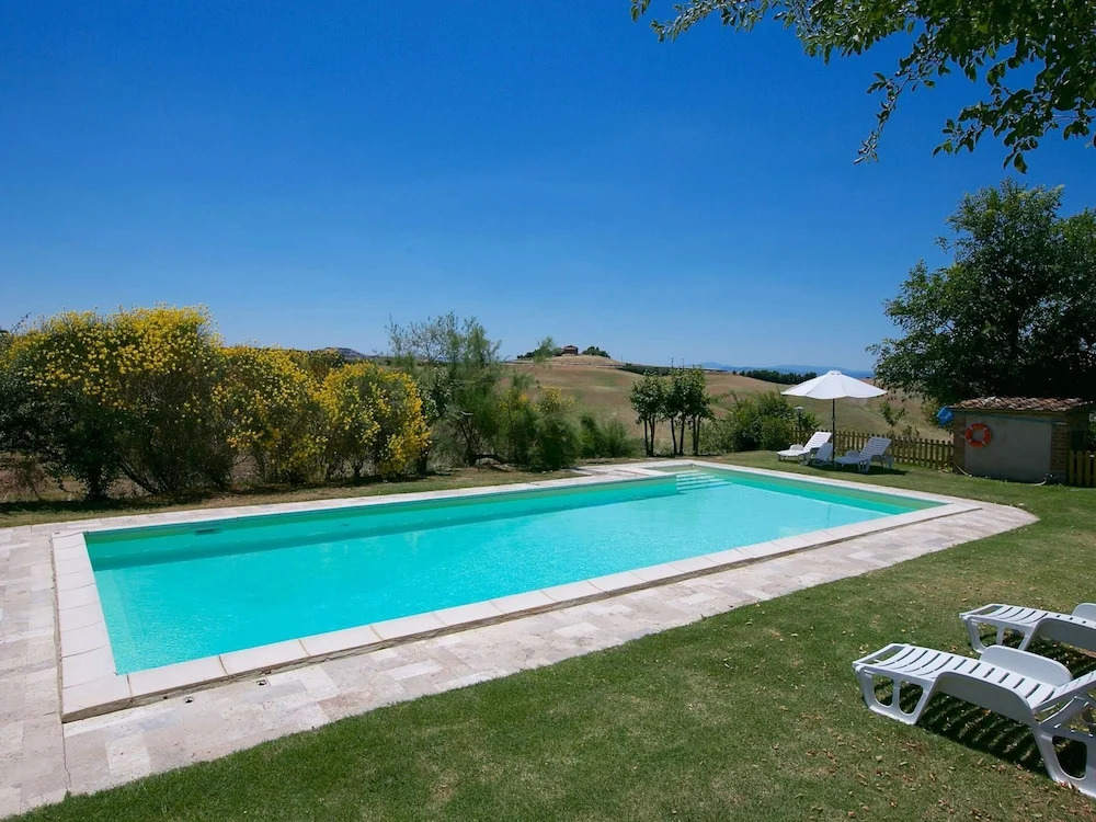 Lovely farmhouse in Tuscany with panoramic view