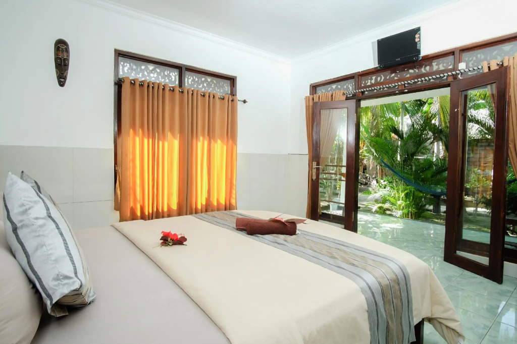 Warna Beach Hotel