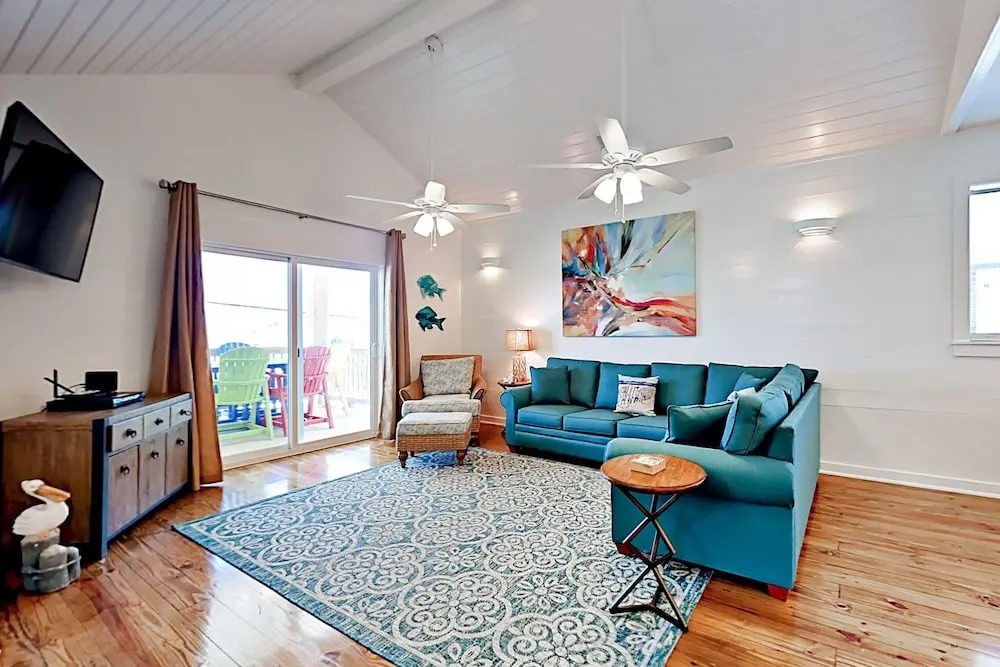 Roomy and Coastal in Port A by RedAwning