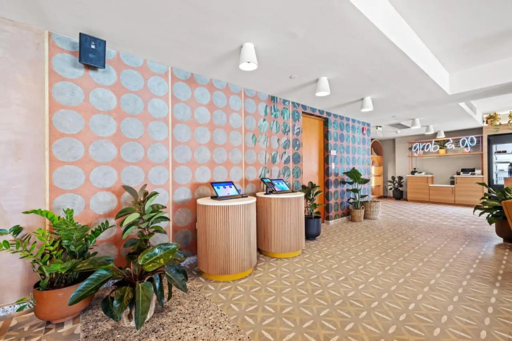 HiBird- Apartment and Suites Hotel