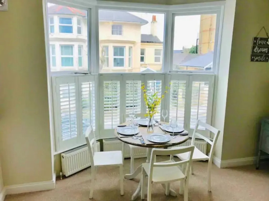 St Margarets Modern Georgian 2 bedroom apartment