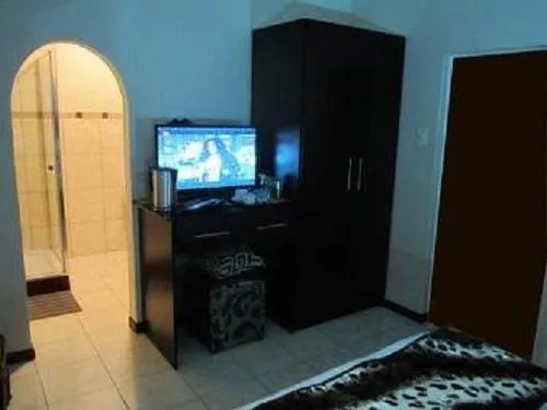 Suzi's Place Guest Rooms