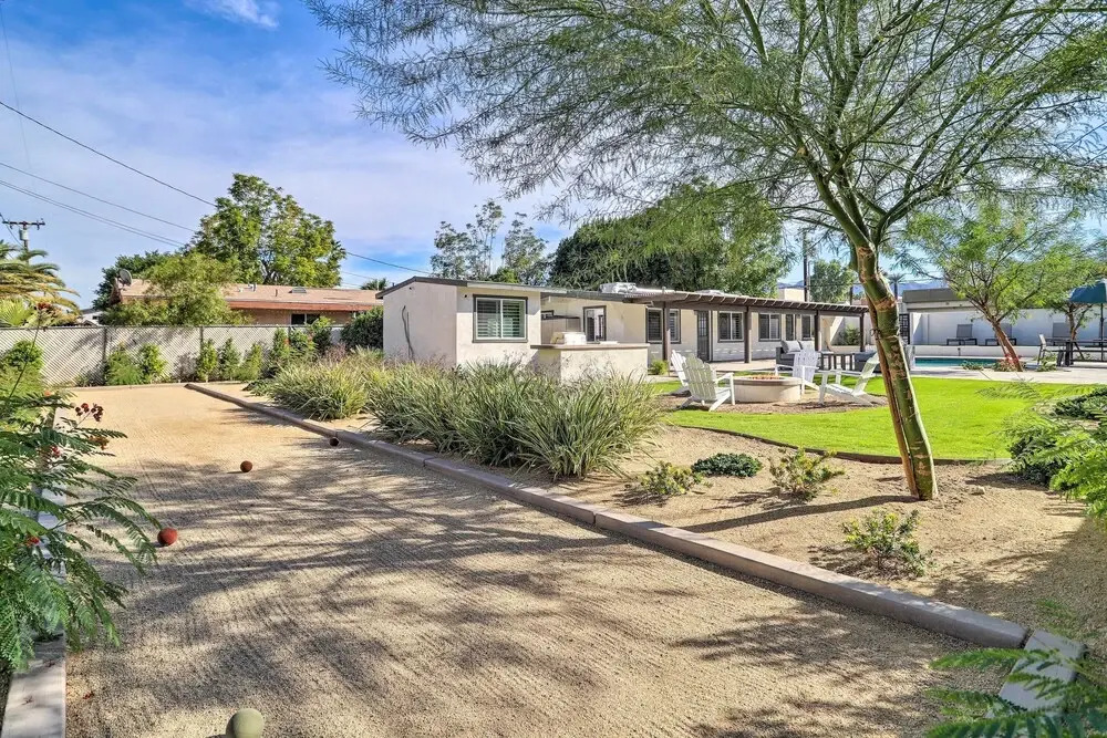 < 1 Mi to El Paseo: Cottage Oasis w/ Fire Pit