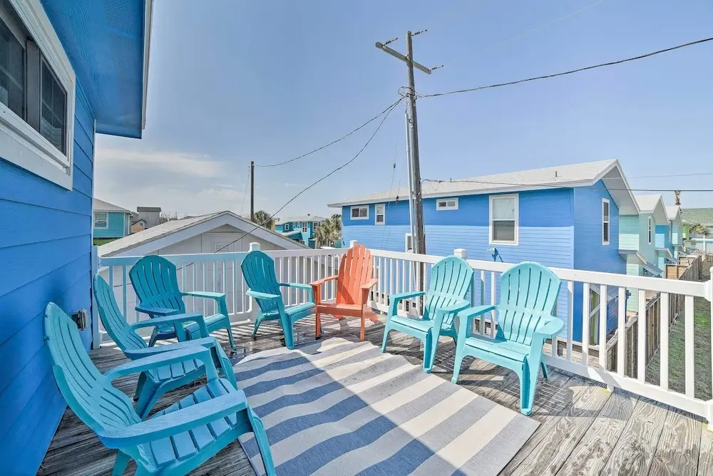 Private Pool & Furnished Deck: Port Aransas Home!