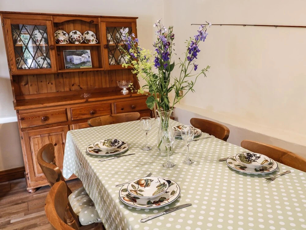 Crooked Oak Cottage