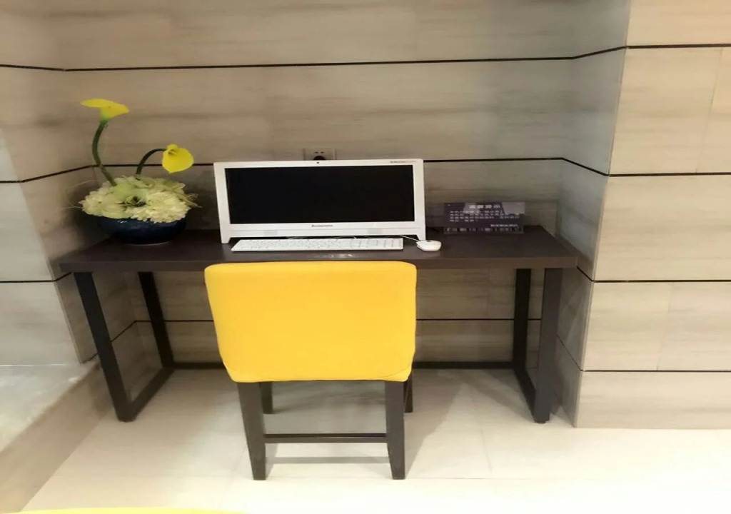 Homeinn Plus Hotel (Shenyang Railway Station East Square Subway Station)