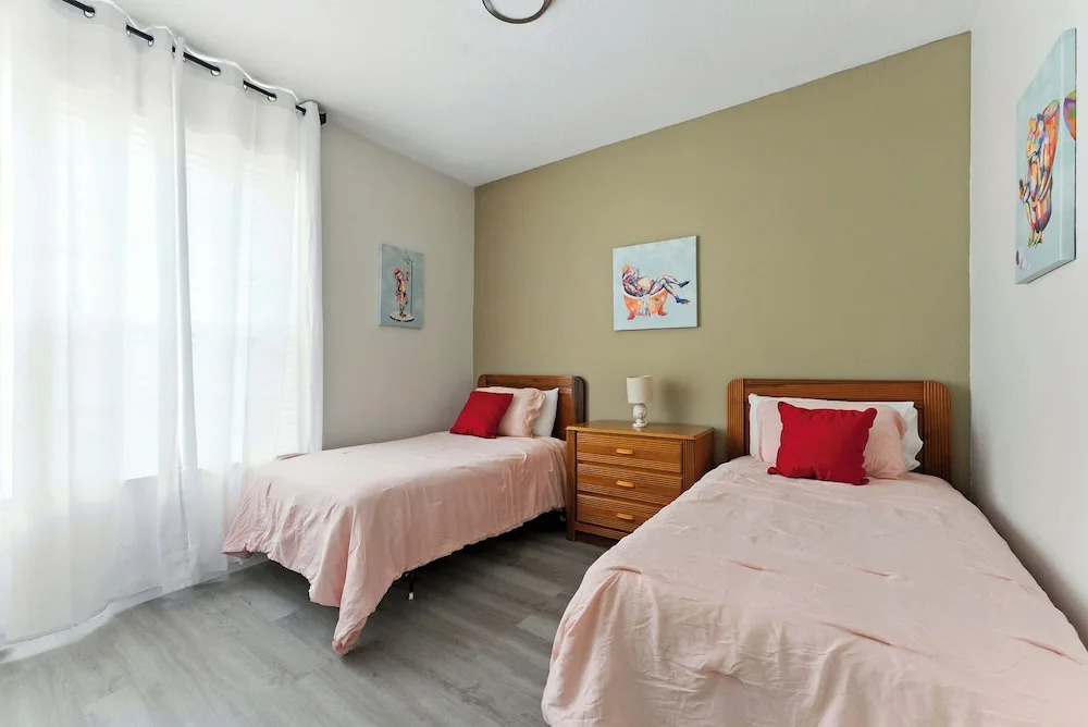Resort Condo 3BR - Pool Balcony Near Disney