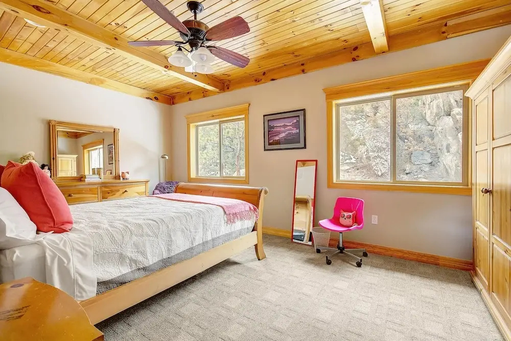 Secluded & Spacious Mountain Getaway