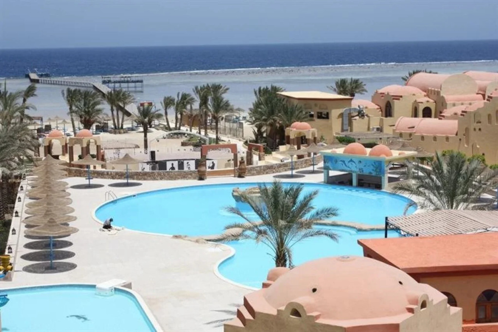 Marina  Beach  Hotel