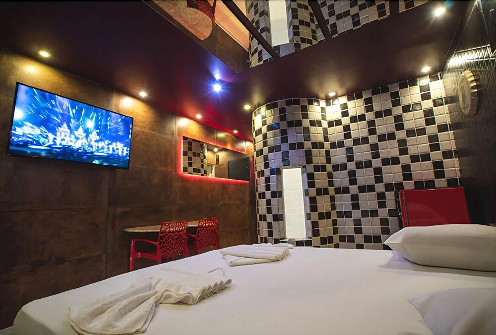 Motel Devaneios (Только для взрослых)