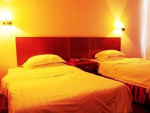 Xianglong Boutique Hotel (Guangzhou North Railway Station Huacheng Road Subway Station)