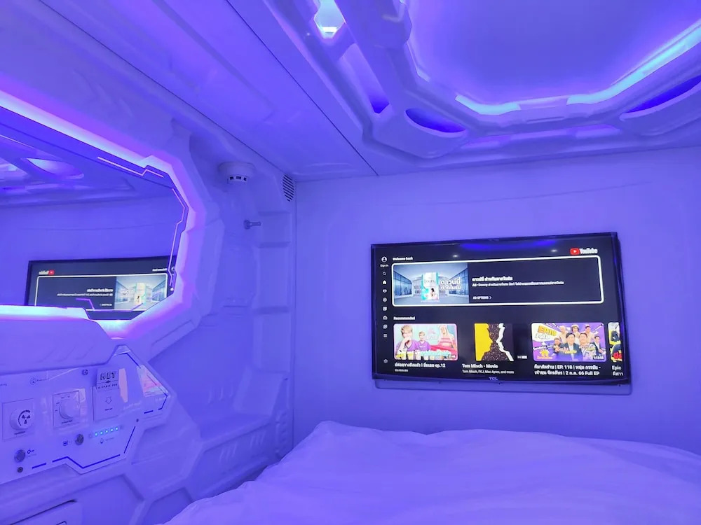 Met A Space Pod @Phrom Phong