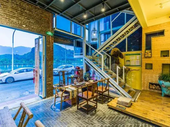 Yuese Theme Inn