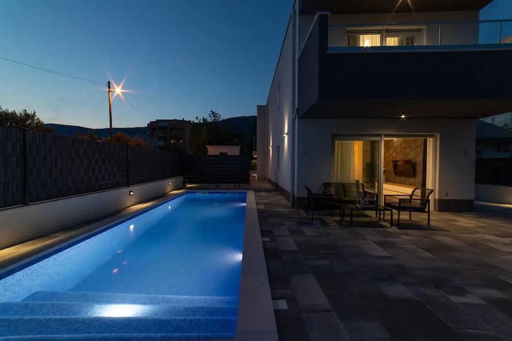 New Luxury Modern Four-bedroom Villa With Pool