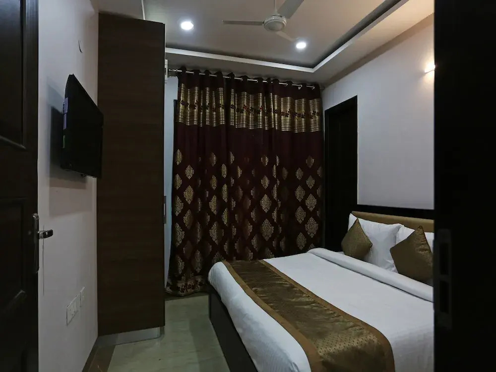 OYO 5470 Atithi Residence