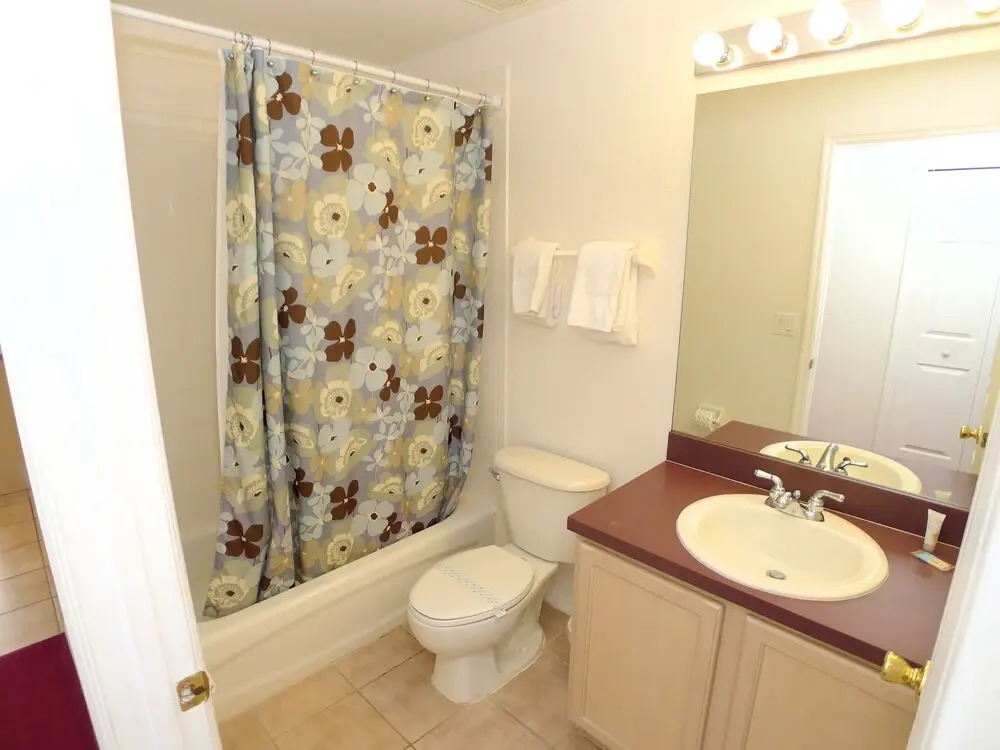 4 BED Pool Home ON Golf Community