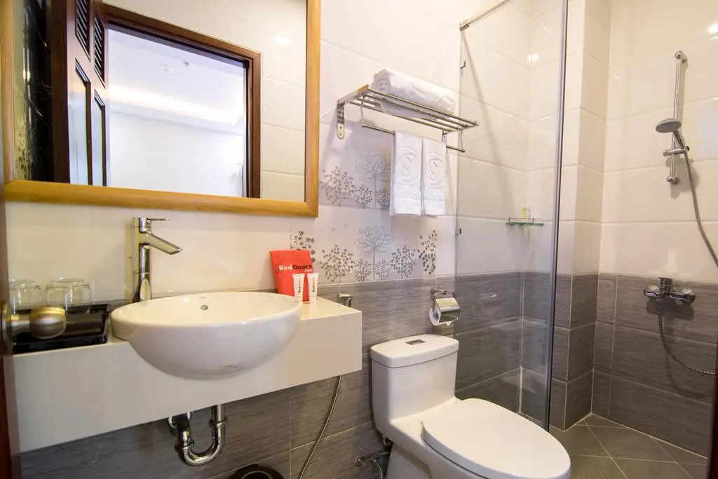 Silk Hotel near Tan Son Nhat Airport