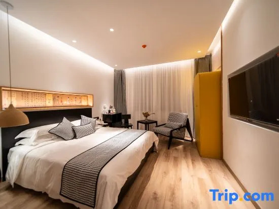Read Life Hotel