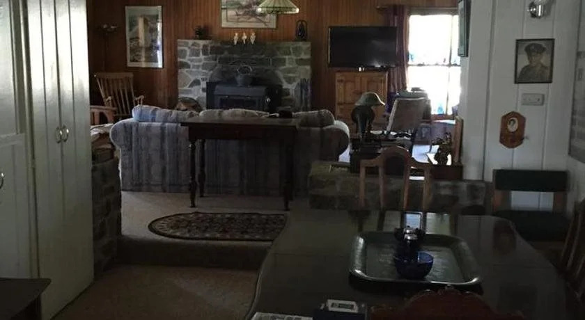 Holly's Place