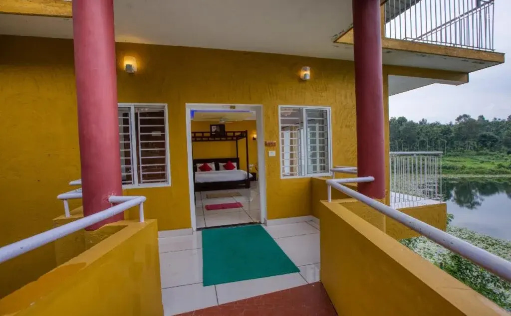 Karapuzha Village Resort