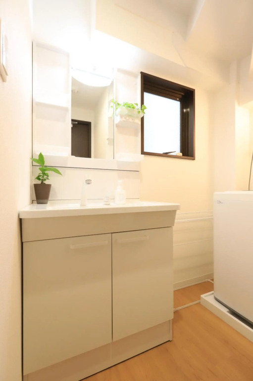 Hikari House