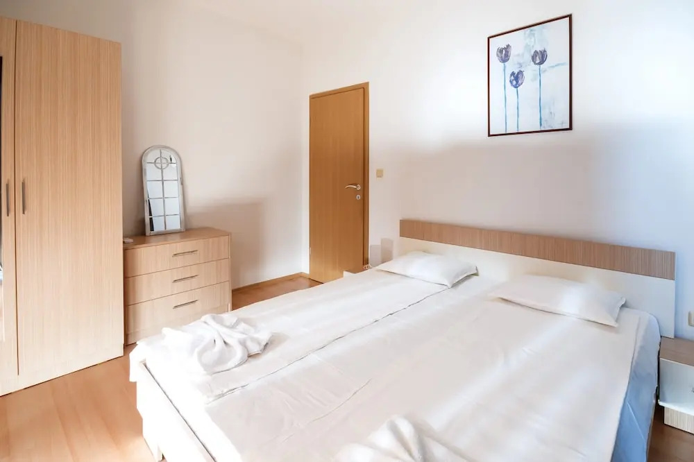 Charming 1 Bedroom Apartment for up to 4 Guests