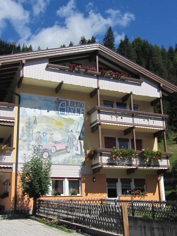 Hotel Azola