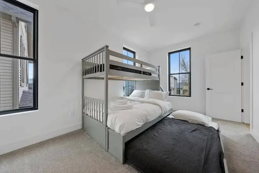 Short North Convention King Bed Parking Free