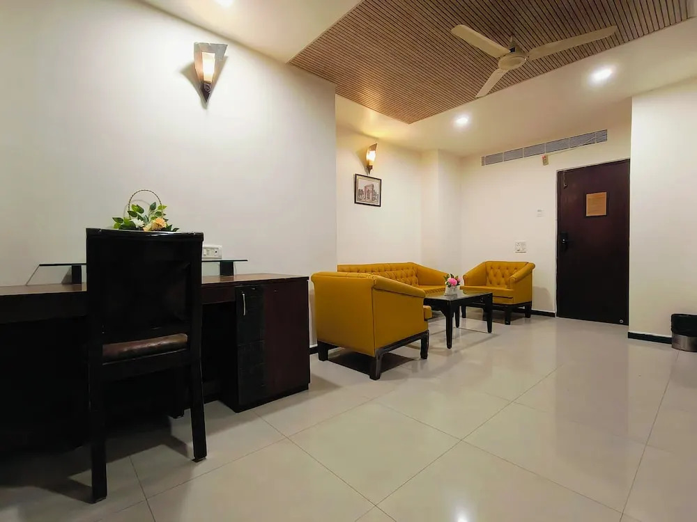 Hotel Heritage 2001, Nagpur