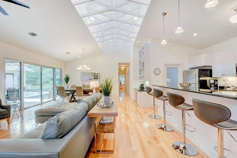 2408 Wilson Street House by RedAwning