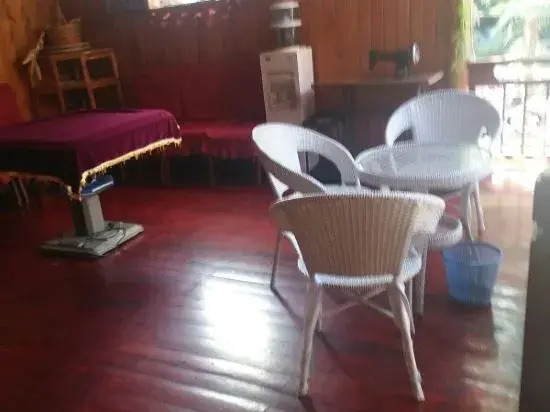 Ya'an Shangli Ancient Town Haojinglou Homestay
