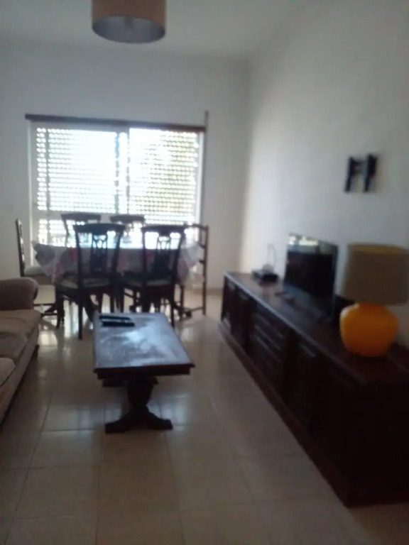 Lovely 4-bed Apartment in Estombar