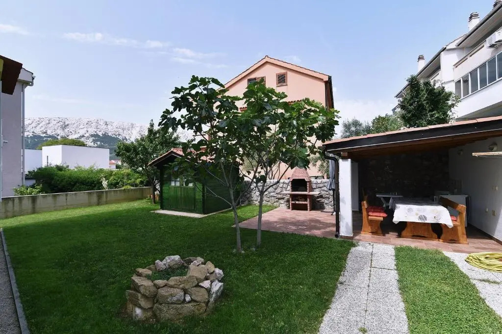 Apartments Luni