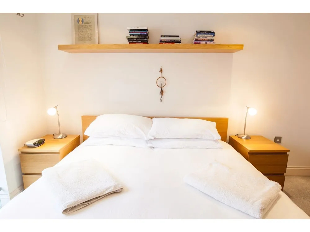 Sunny & Charming Flat for 2 in Tranquil Richmond