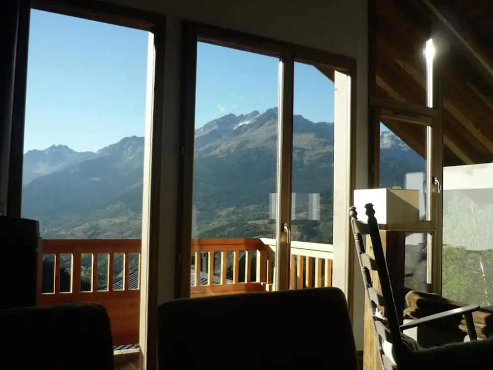 New House With Infrared Sauna and Stunning Mountain Views