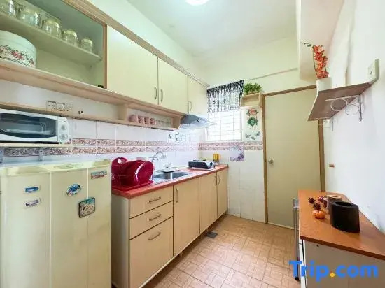 Beachfront Bliss with 3BR Sea View Glory Beach PD