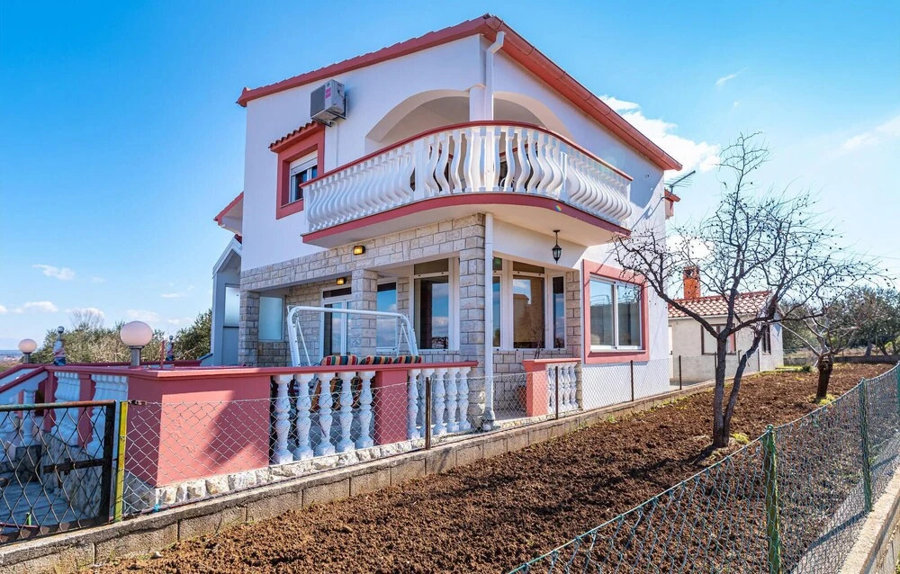 Stunning Home in Debeljak With Wifi and 3 Bedrooms