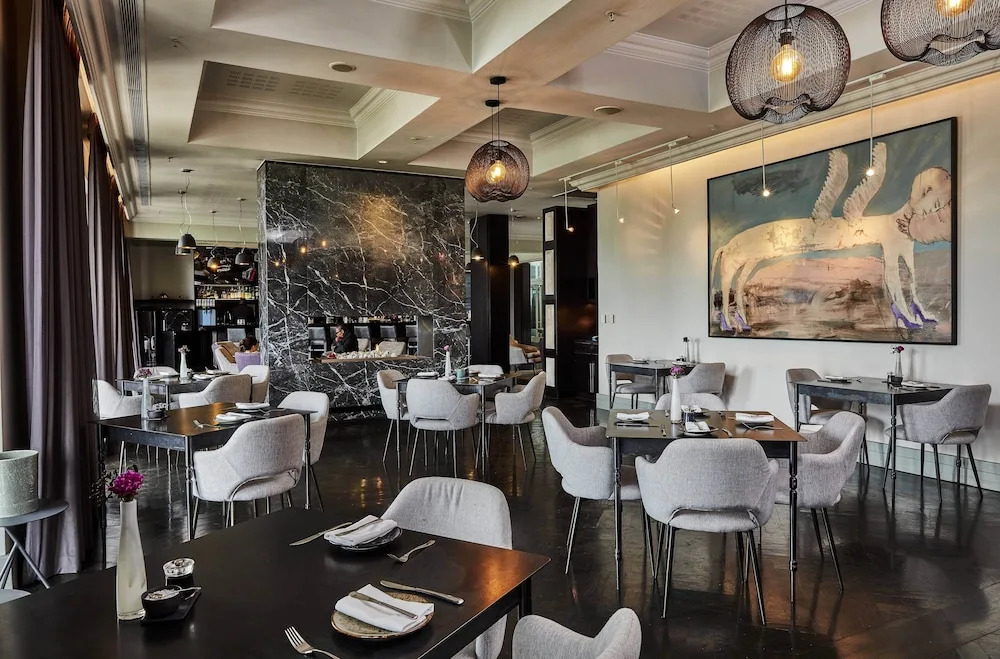 Queen Victoria Hotel by NEWMARK