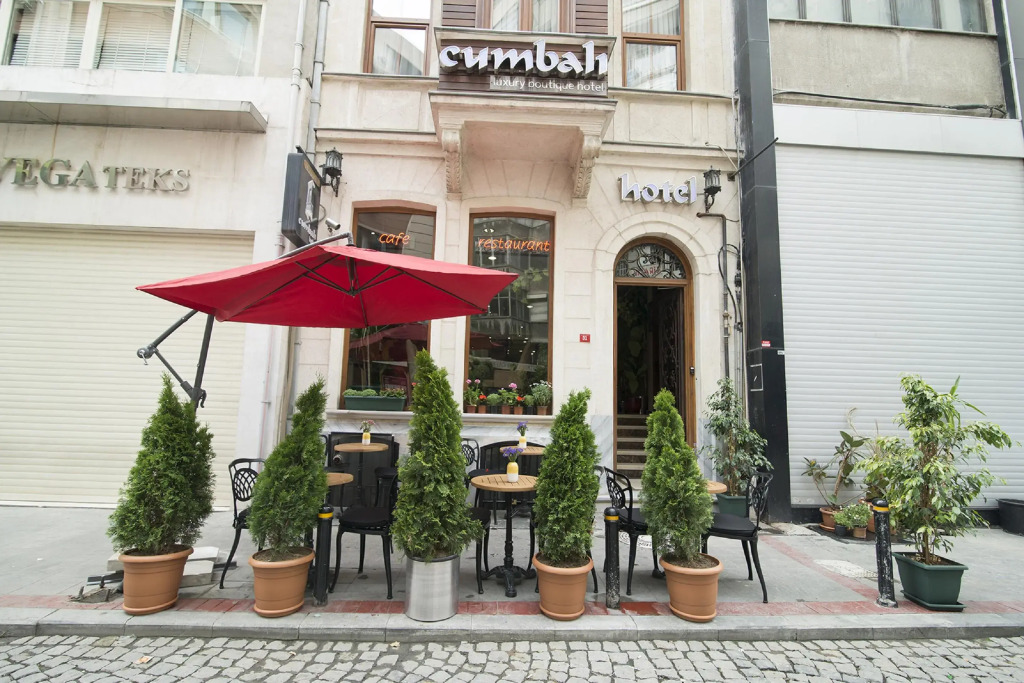 Cumbali Luxury Boutique Hotel