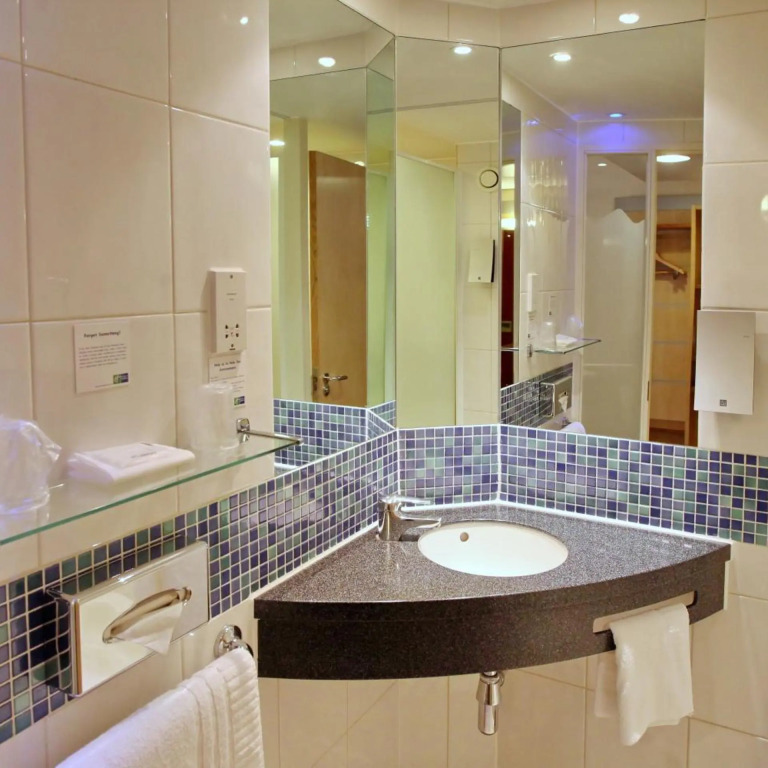 Holiday Inn Express Southampton - M27, J7 by IHG
