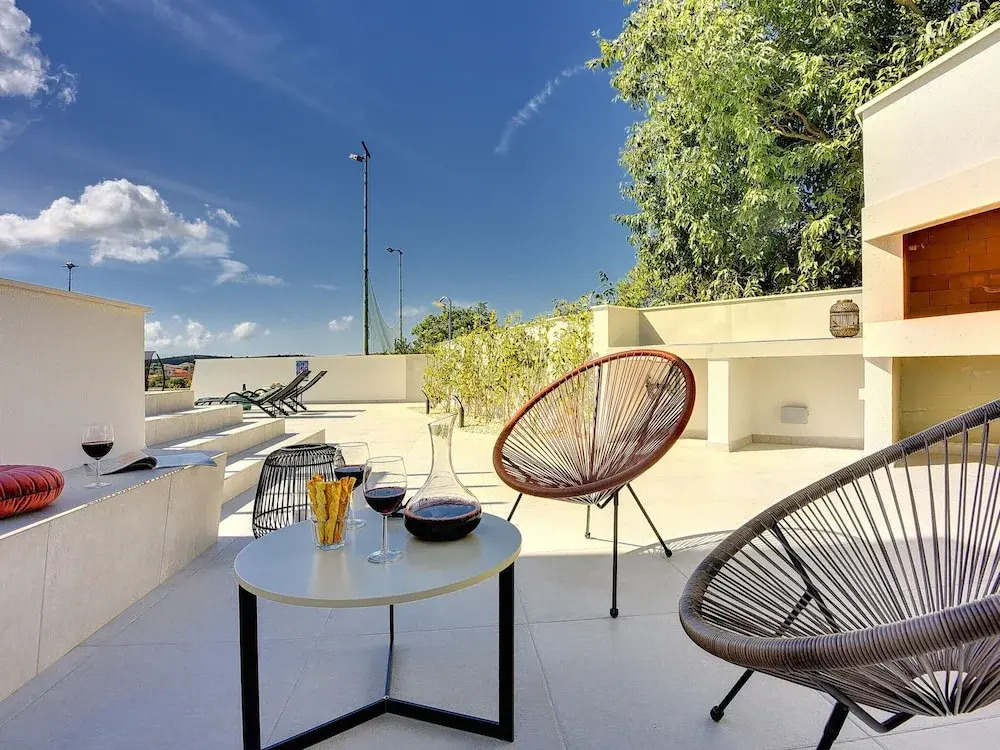 Villa Pomer with a private Swimming pool near the Sea