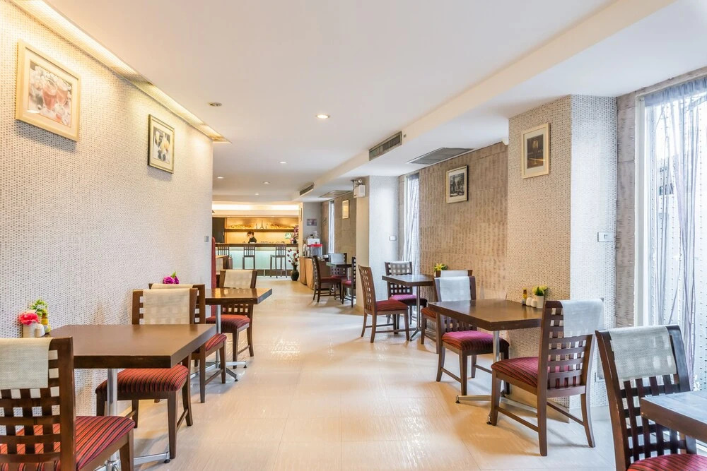 Lacuna Sukhumvit by Favstay