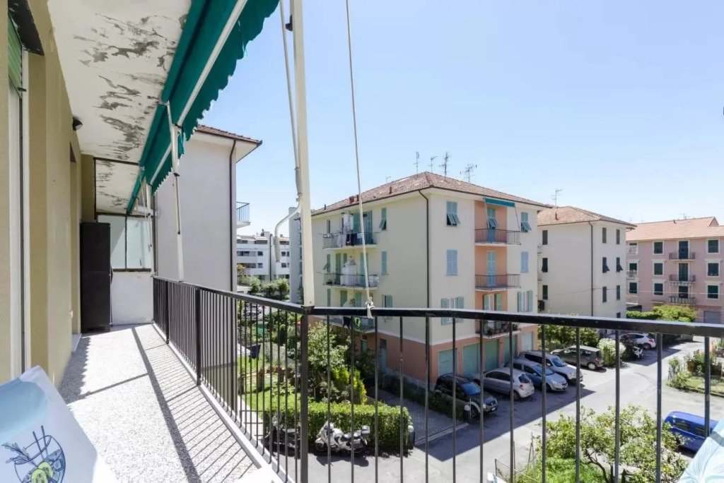 ALTIDO Family 3-BR Apartment with Terrace near Centre