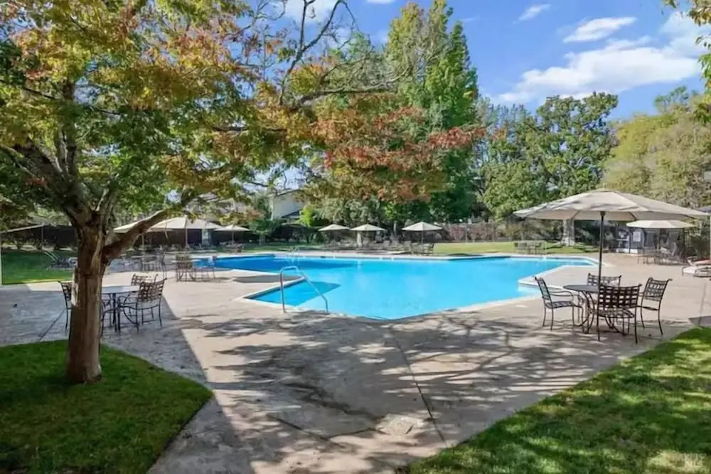 2BR Napa Getaway Side-by-side Condos Golf View