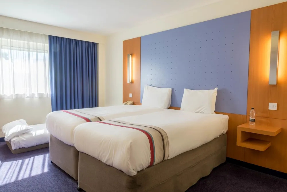 Ramada London North M1