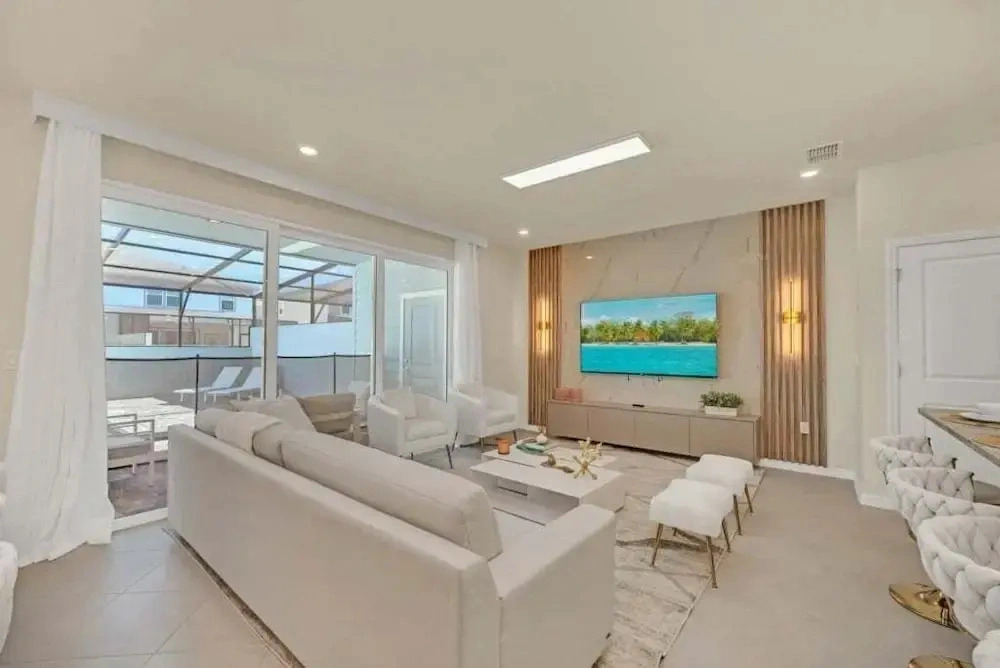Luxury Home With Splash Pool 5 Bed Townhome! 5 Bedroom Townhouse