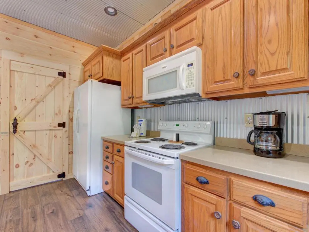 Bearly Hidden, 1 Bedroom, Loft, Resort Pool, Hot Tub, Fireplace, Sleeps 5