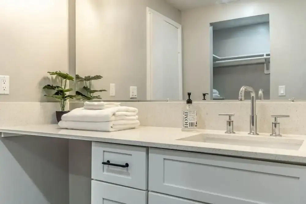 Spacious Apt Home 6 Min From Medical Center!