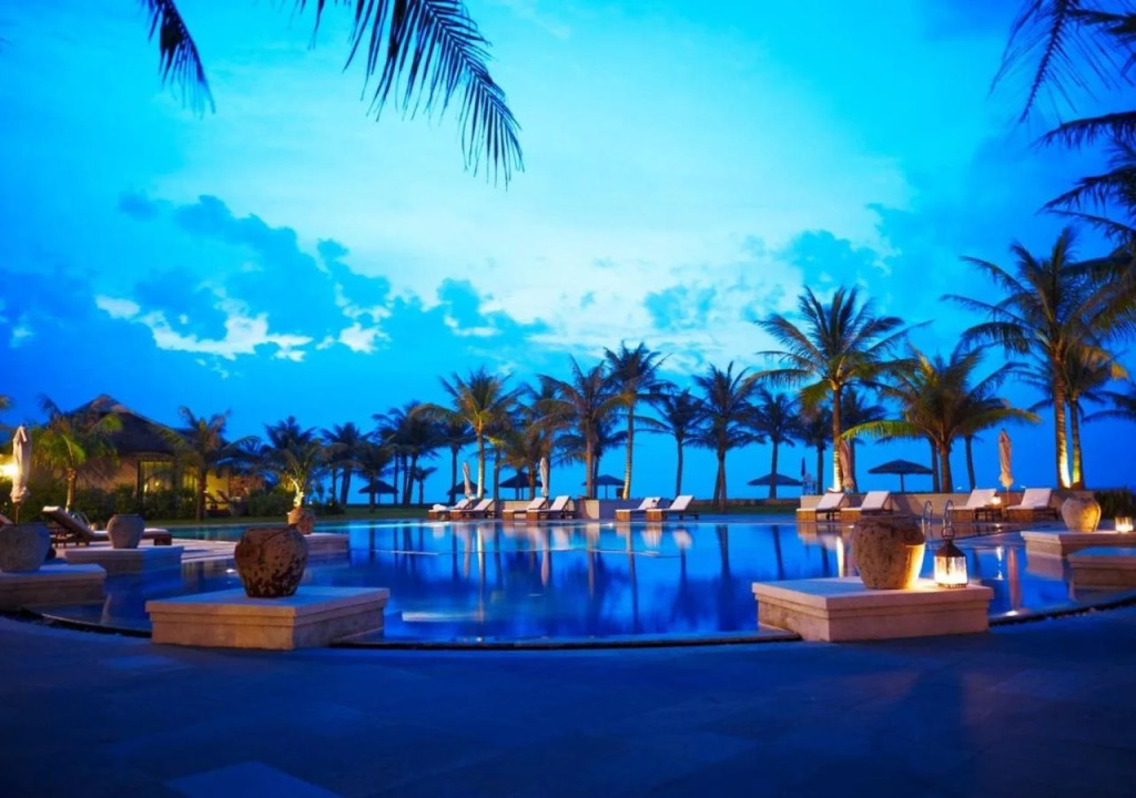 Lapochine Beach Resort