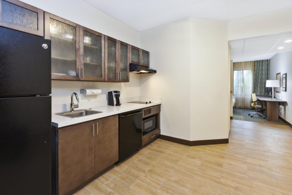 Candlewood Suites Grand Rapids Airport by IHG